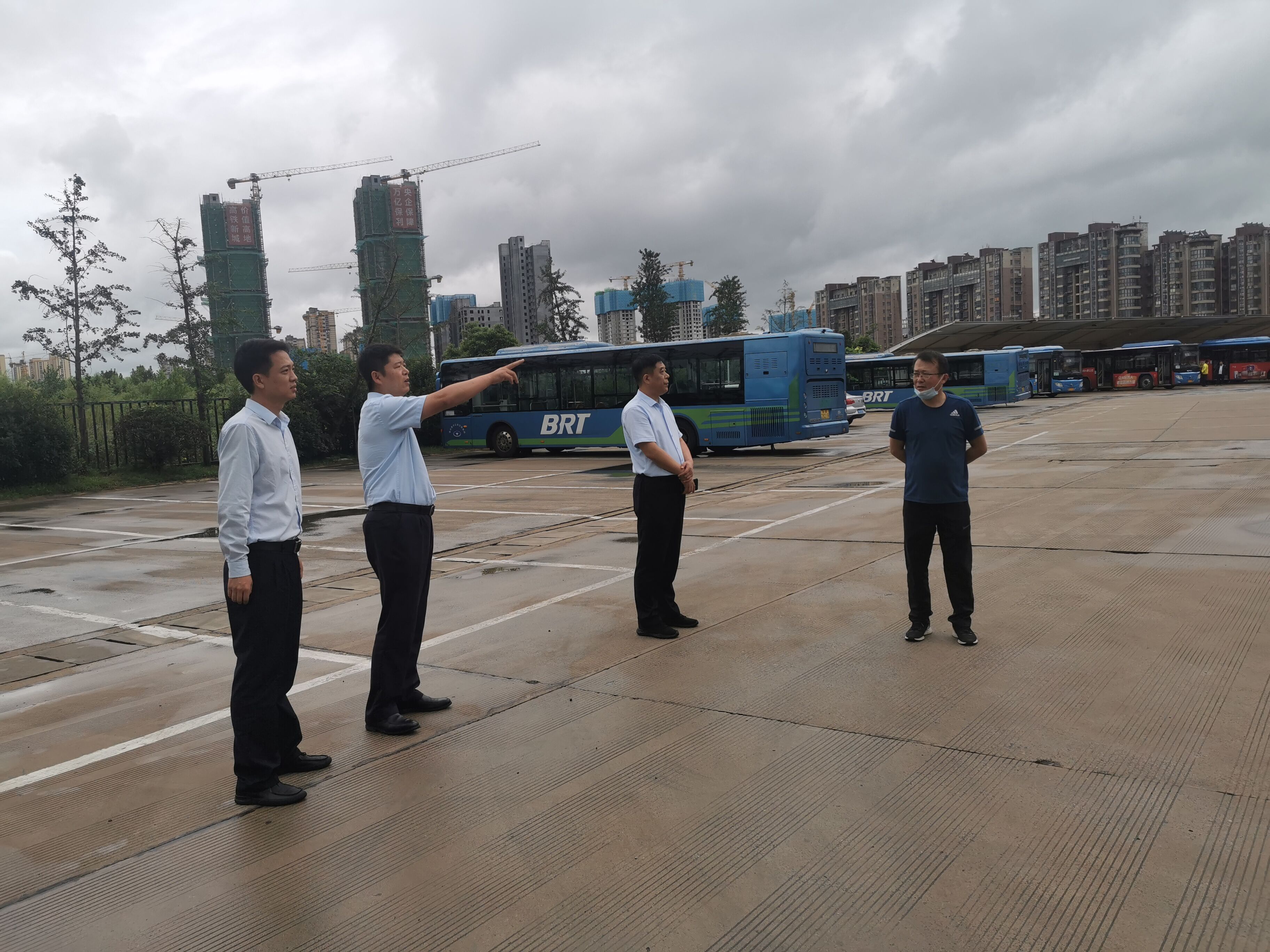 全面部署，嚴(yán)陣以待，公交集團全力做好臺風(fēng)“梅花”防御工作