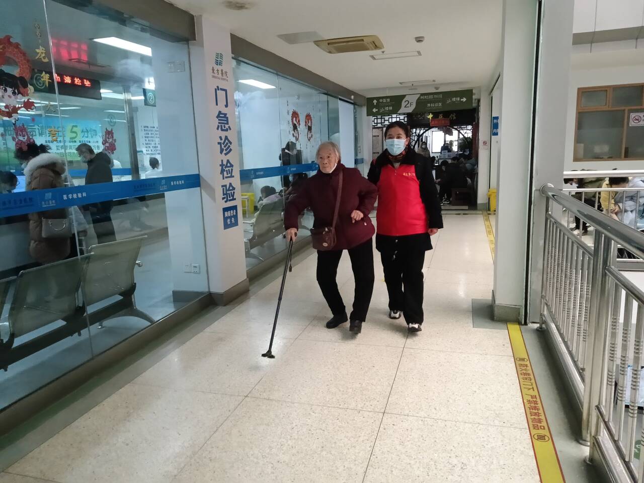 助老暖人心，錦旗表感謝--公交集團(tuán)B3線志愿服務(wù)獲肯定
