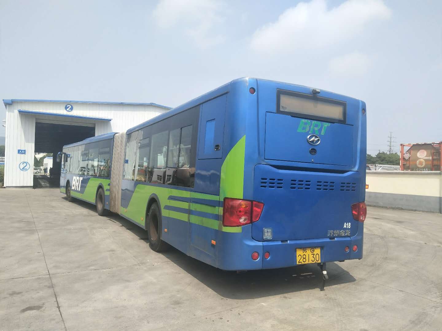 快速公交事業(yè)部組織車輛年審、二維