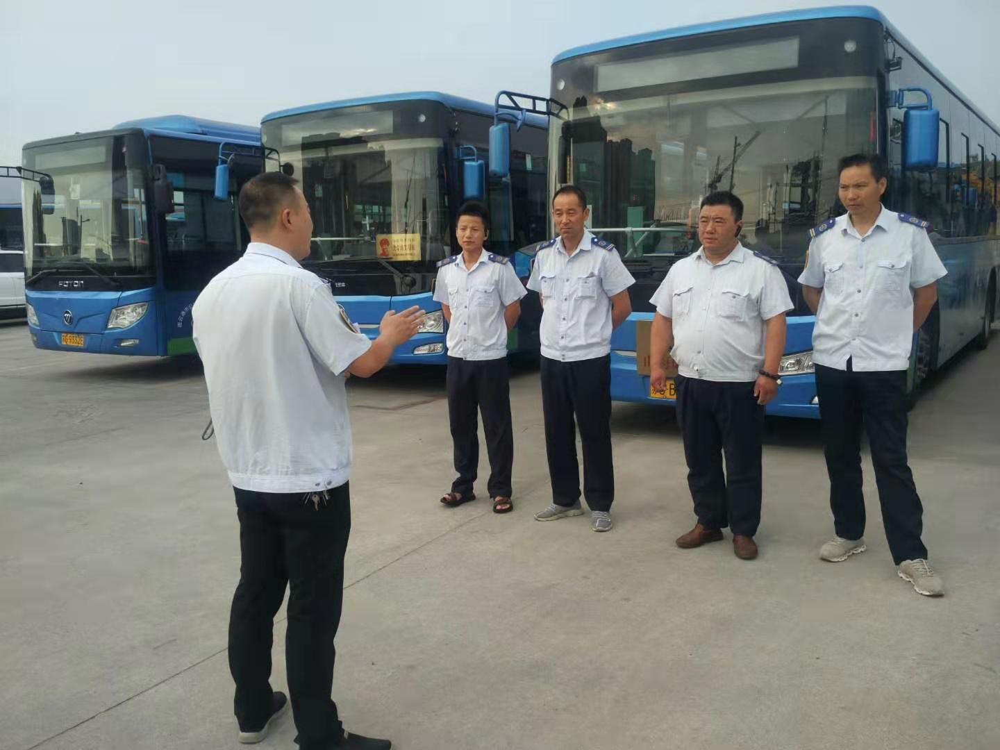 公交集團公交事業(yè)一部圓滿完成華杰實驗學(xué)校定制公交業(yè)務(wù)
