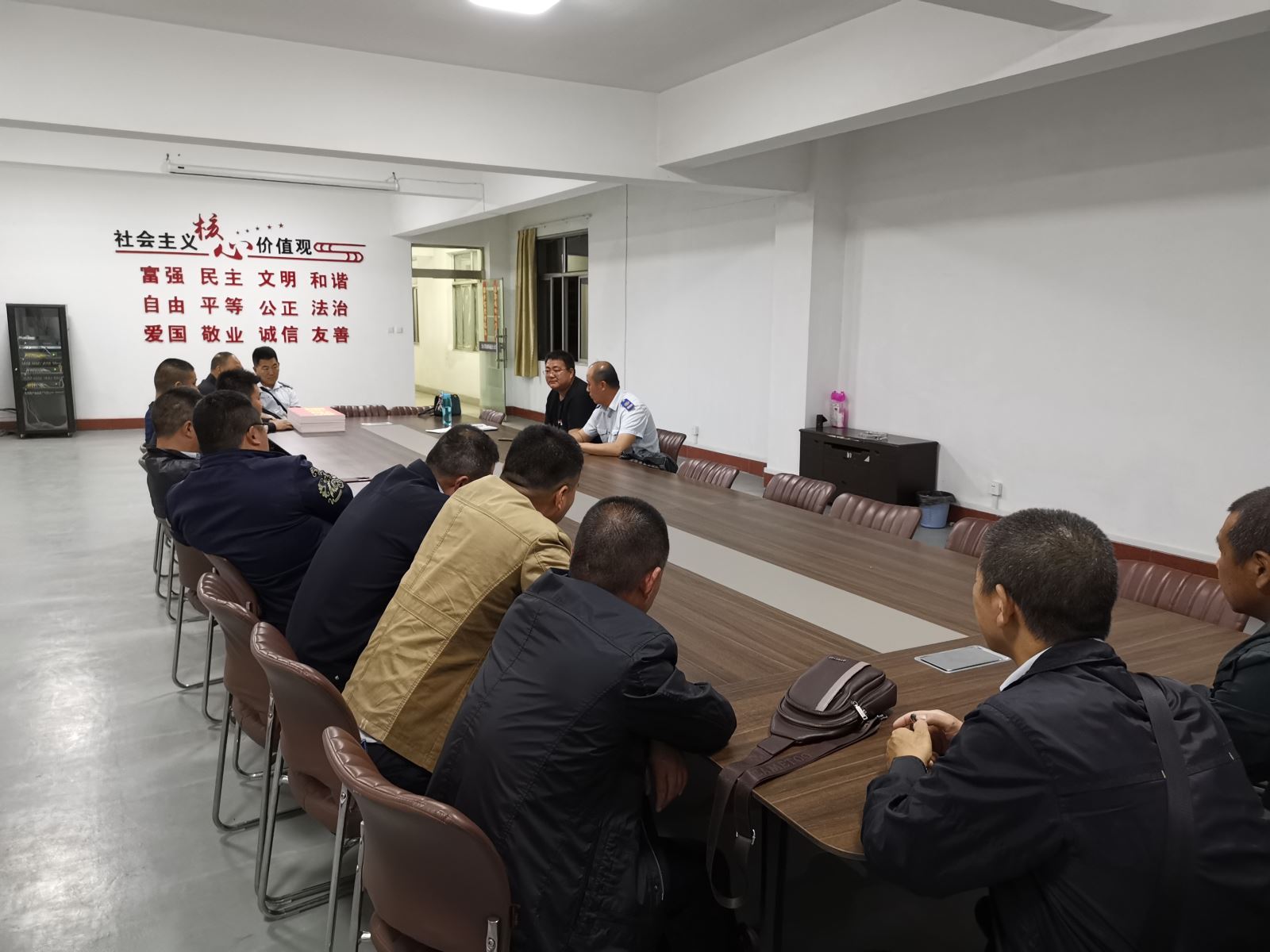 公交集團公交事業(yè)一部開展“安全生產月”警示教育專題會議