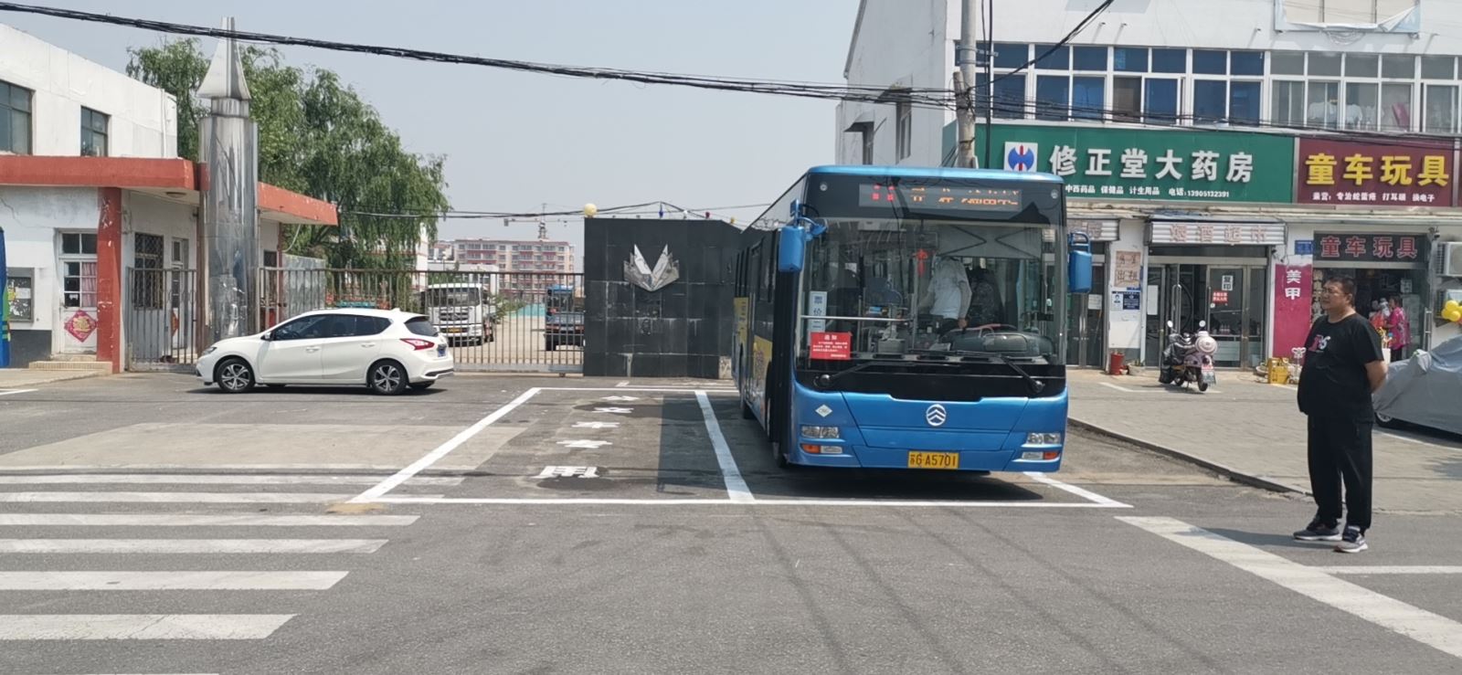 公交集團公交事業(yè)一部積極對接浦南 鎮(zhèn)政府  規(guī)劃浦南公交停靠點