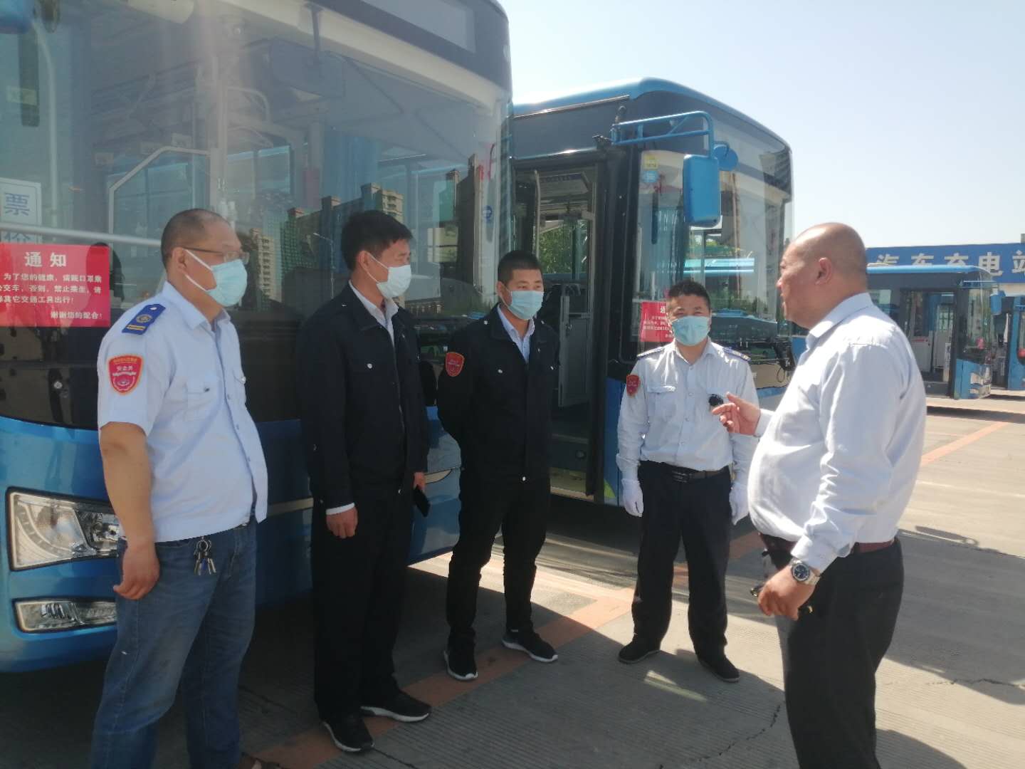 公交集團(tuán)公交事業(yè)一部上進(jìn)會期間組織“駕駛員服務(wù)規(guī)范”綜合大檢查