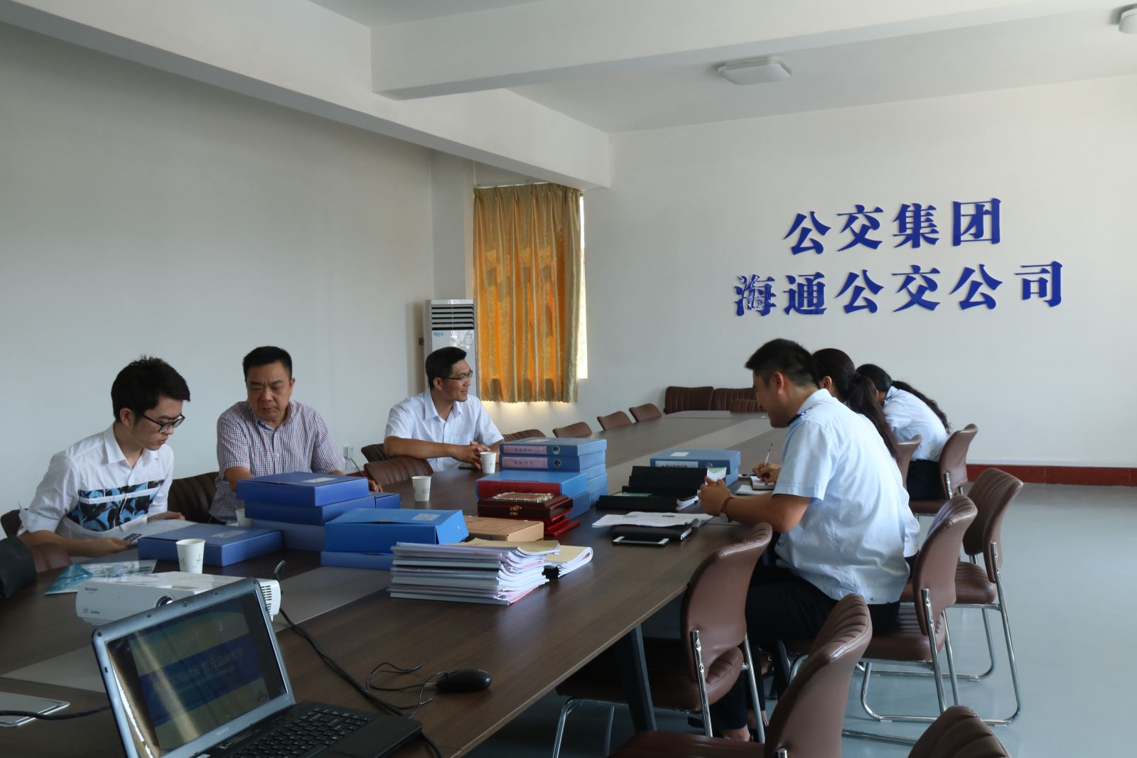 市文明辦工作組到公交集團(tuán)海通公交公司驗(yàn)收市級(jí)文明單位創(chuàng)建工作
