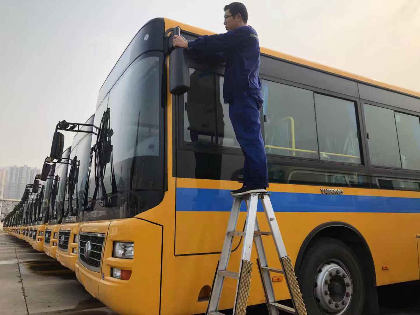 公交集團機務技術事業(yè)部積極做好港口車輛服務工作