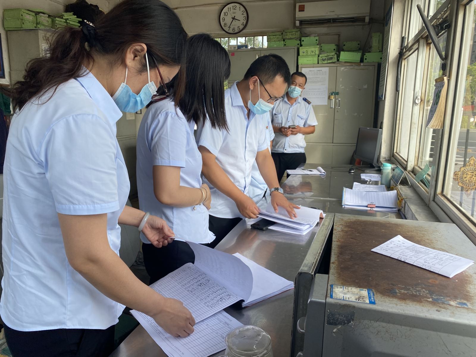 公交集團堅持疫情防控、迎接創(chuàng)文復審工作兩手抓、雙促進