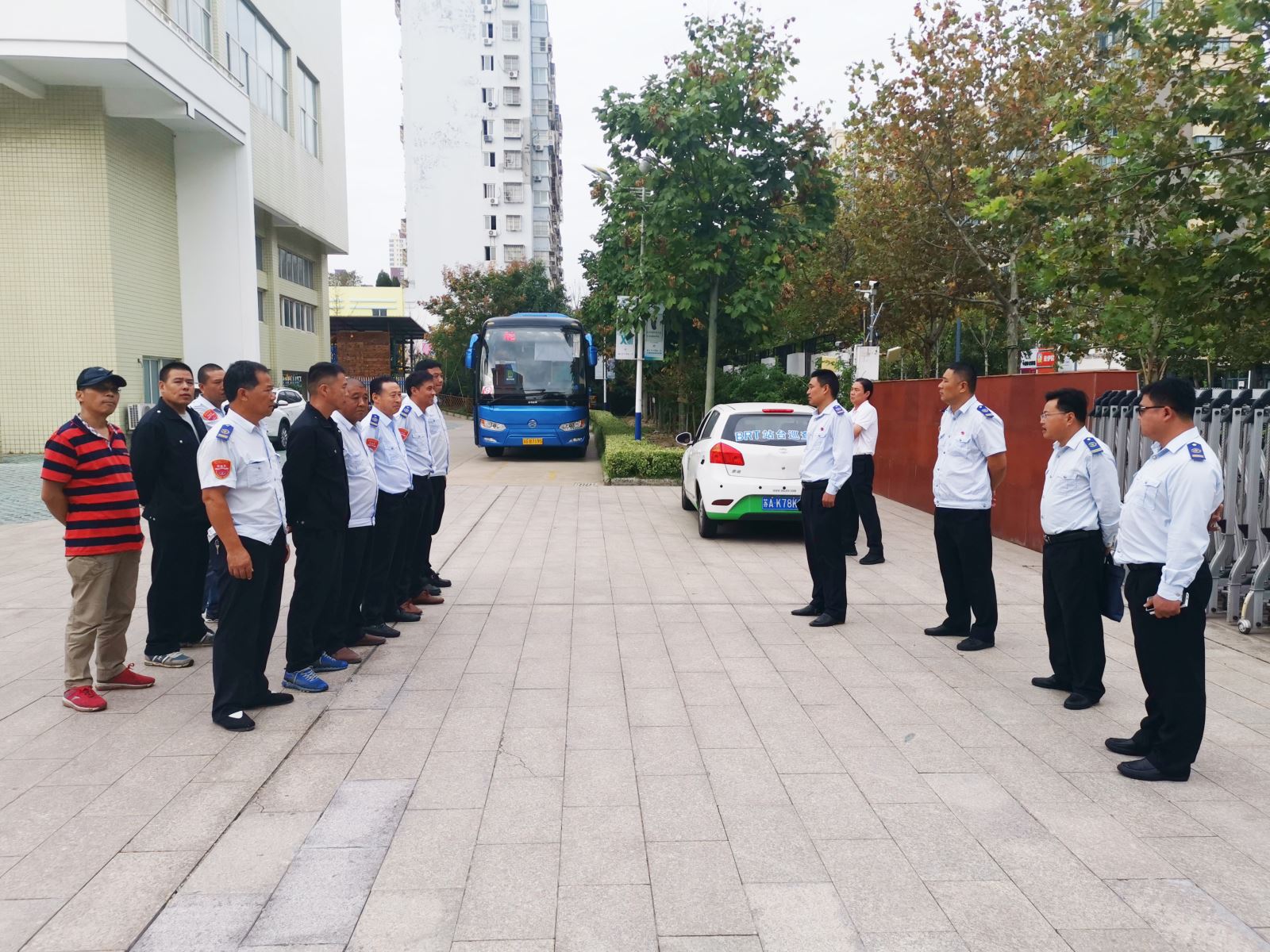 公交集團經(jīng)營發(fā)展事業(yè)部圓滿完成蒼梧小學觀光采摘運輸工作