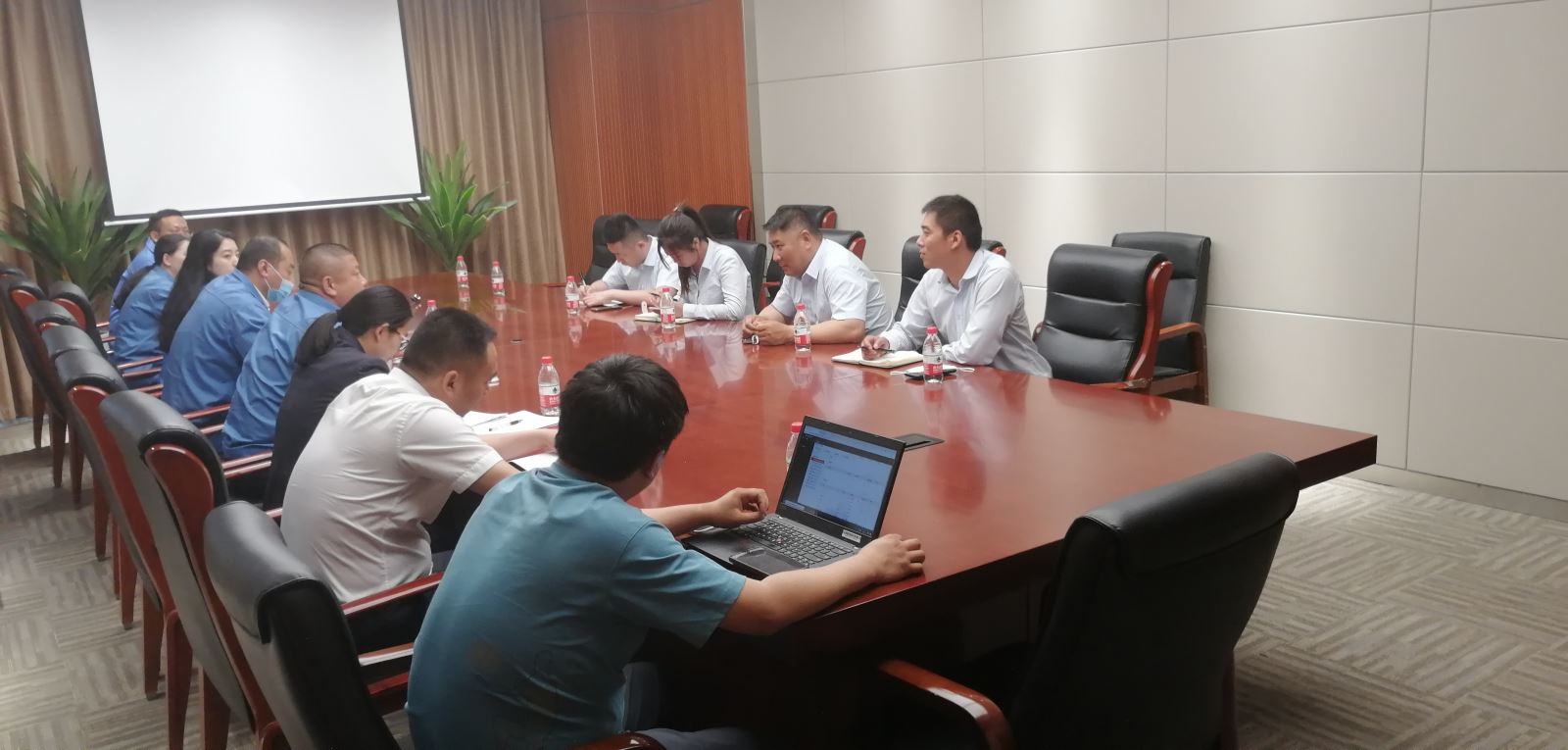 公交集團經(jīng)營發(fā)展事業(yè)部走訪業(yè)務(wù)單位開展定制公交調(diào)研