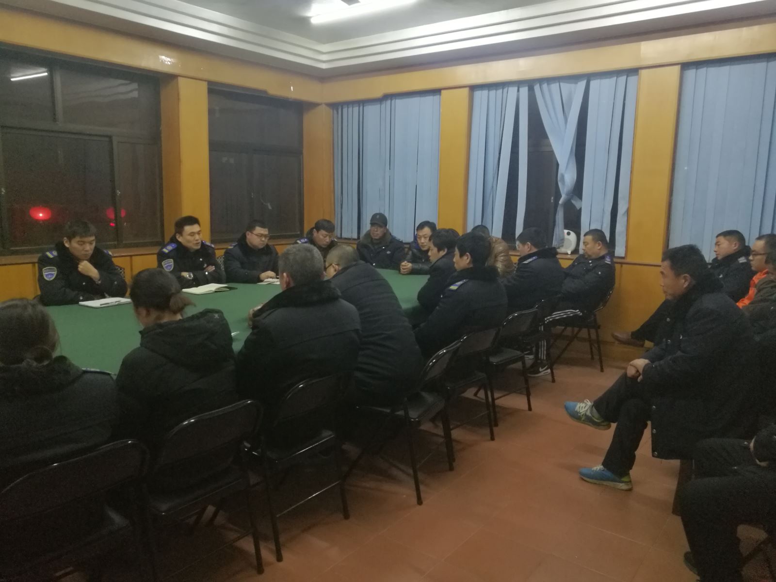公交集團經(jīng)營發(fā)展事業(yè)部組織召開“隱患排查月”專題會議