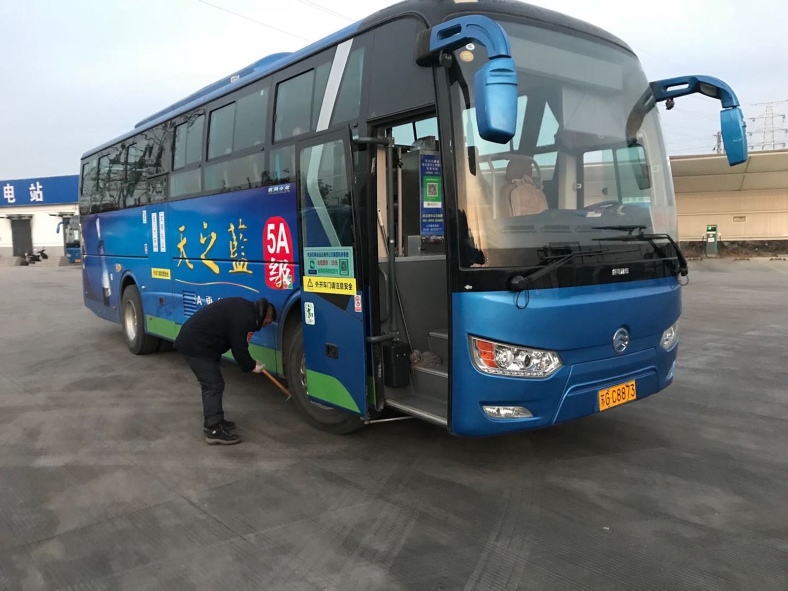公交集團(tuán)經(jīng)營(yíng)發(fā)展事業(yè)部開展行車安全專項(xiàng)檢查