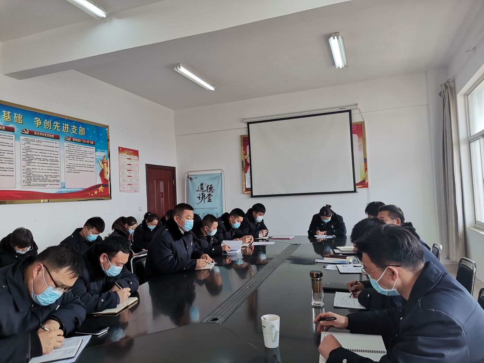公交集團(tuán)公交事業(yè)二部召開2021年春運動員會