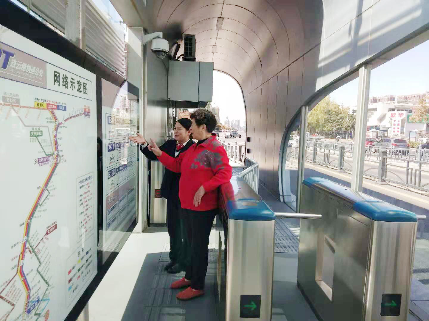 用心服務(wù)，把乘客當(dāng)親人